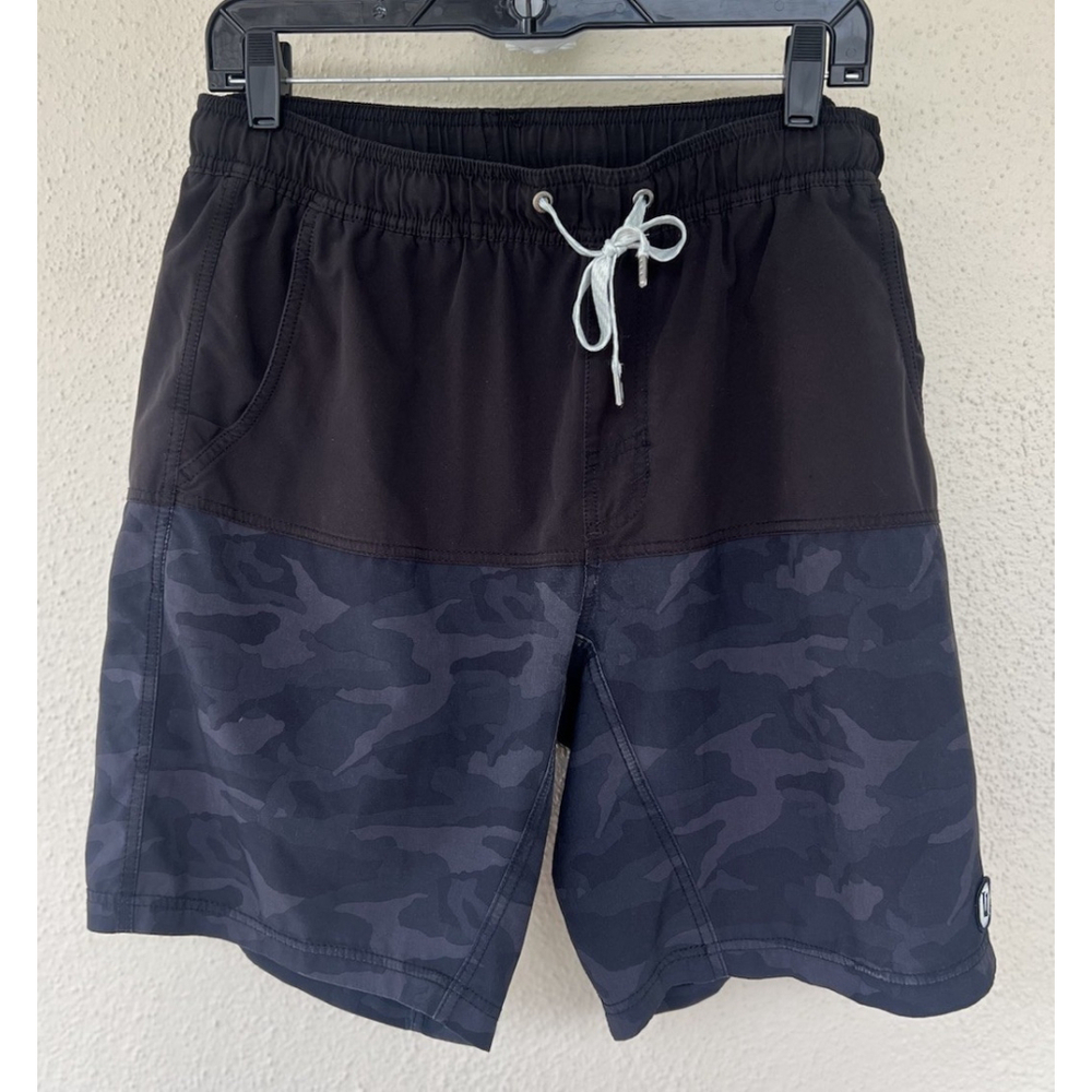 Vuori Kore Color Block Yoga Shorts Camo Men’s Size Medium Gym Outdoors Hike Run